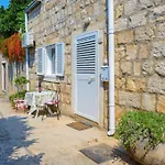 Charming Dalmatian 2-Bedroom Cottage In The Heart Of Old Town Cavtat