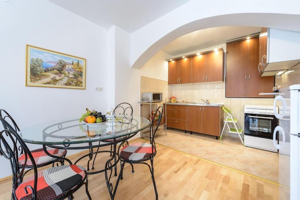 Charming Dalmatian 2-bedroom In The Heart Of Old Town * Cavtat