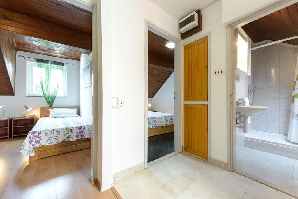 Apartment Charming Dalmatian 2-bedroom In The Heart Of Old Town Cavtat